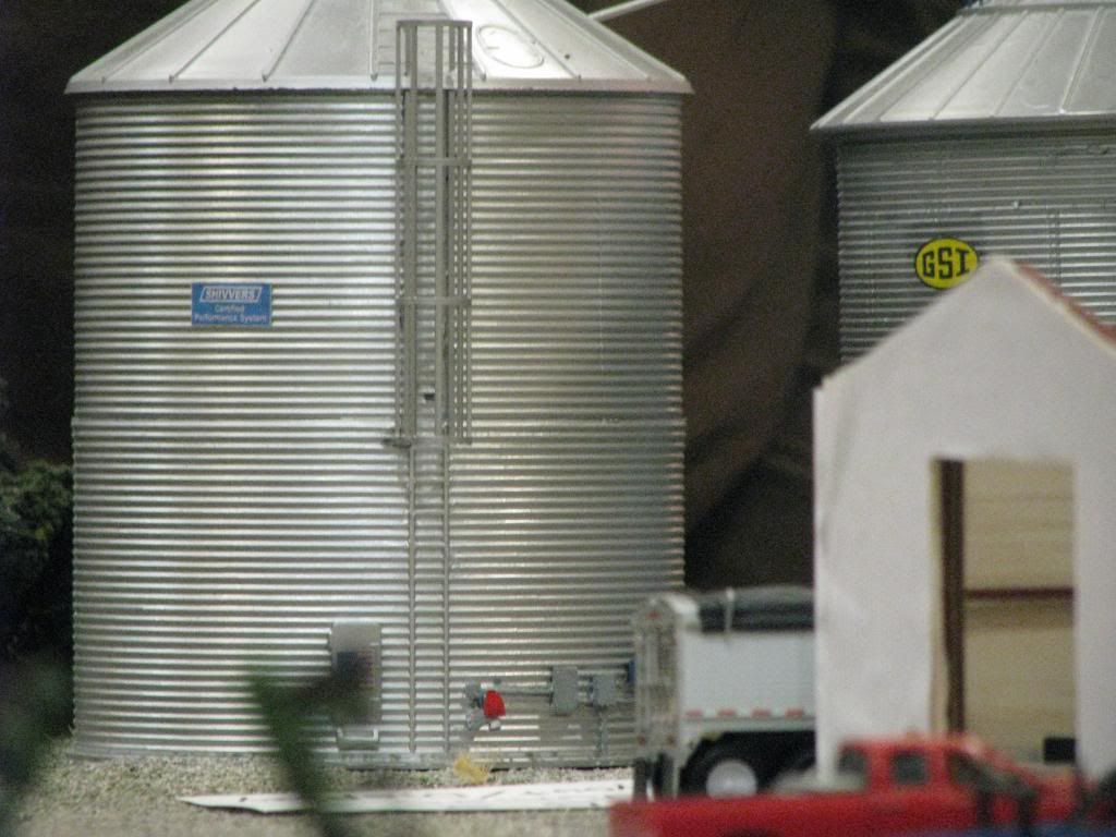 grain bins Toy Farmin' LLC Presents Farm Toys & More(TM)